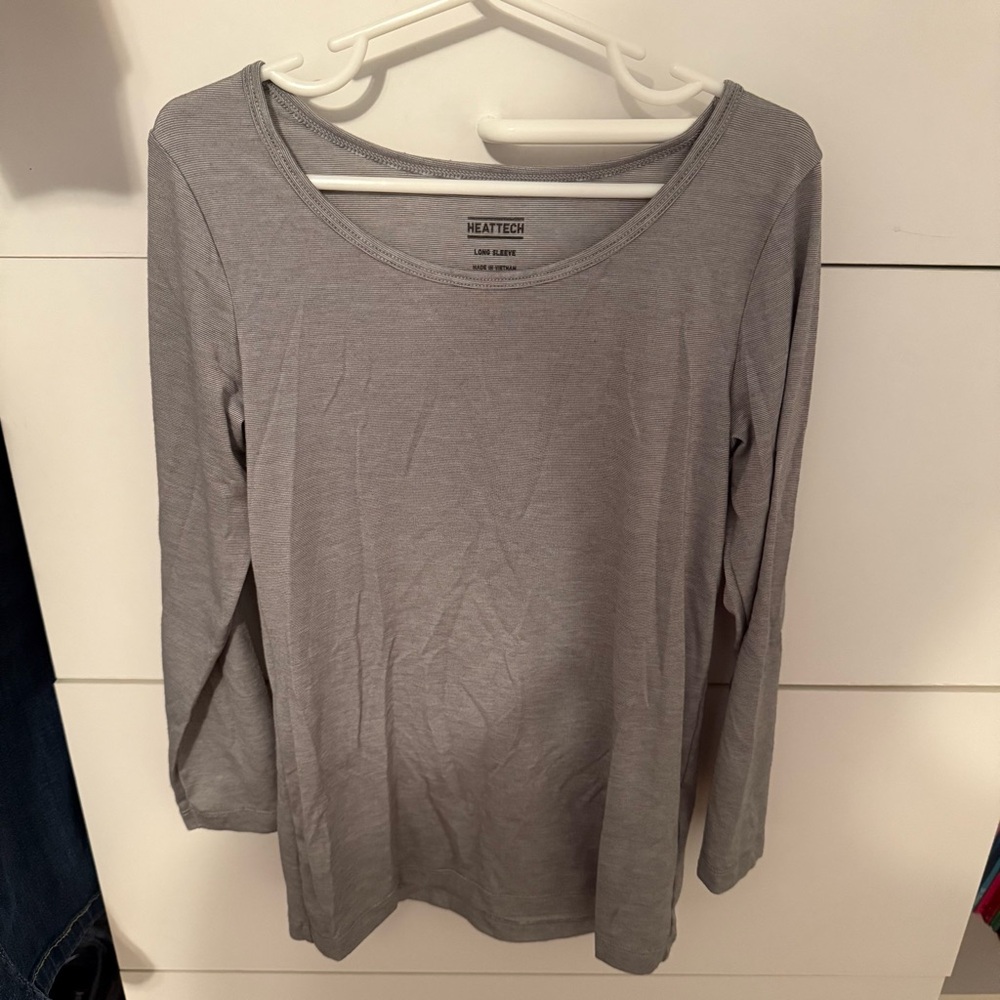 Uniqlo Kids Unisex HEATTECH Scoop Neck T-Shirt Long Sleeve Gray Size 7-8